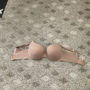 Victoria’s Secret 34 DDD bra, nude